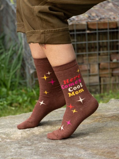Here Comes Cool Mom Crew Socks - Ali's Wagon