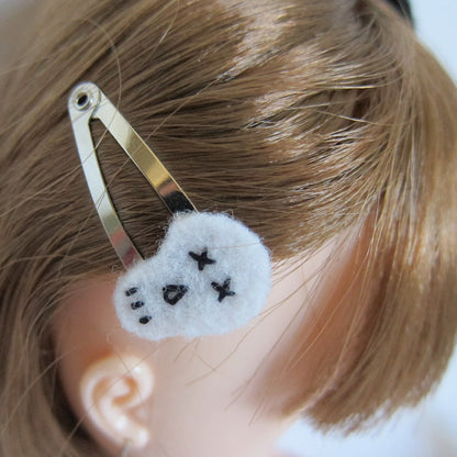 Skull barrettes for dolls